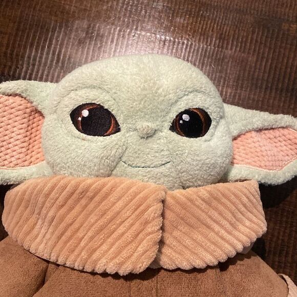 Scentsy Buddy The Mandalorian Star Wars Baby Yoda Plush w/ scent bag - Picture 8 of 8